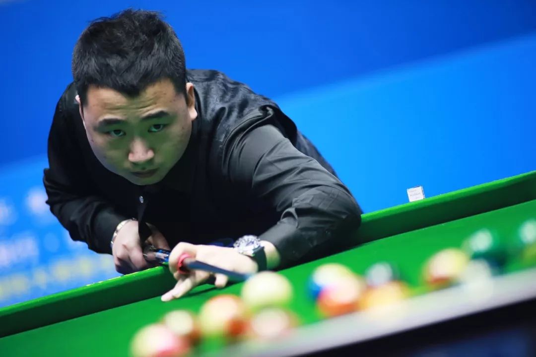 了无数球迷 了无数球迷