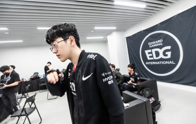 看台上出现 看台上出现